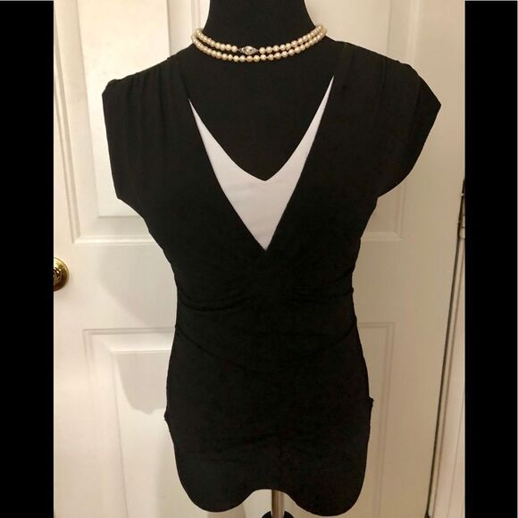 Beautiful black/white top by Byline in med. - Picture 1 of 2